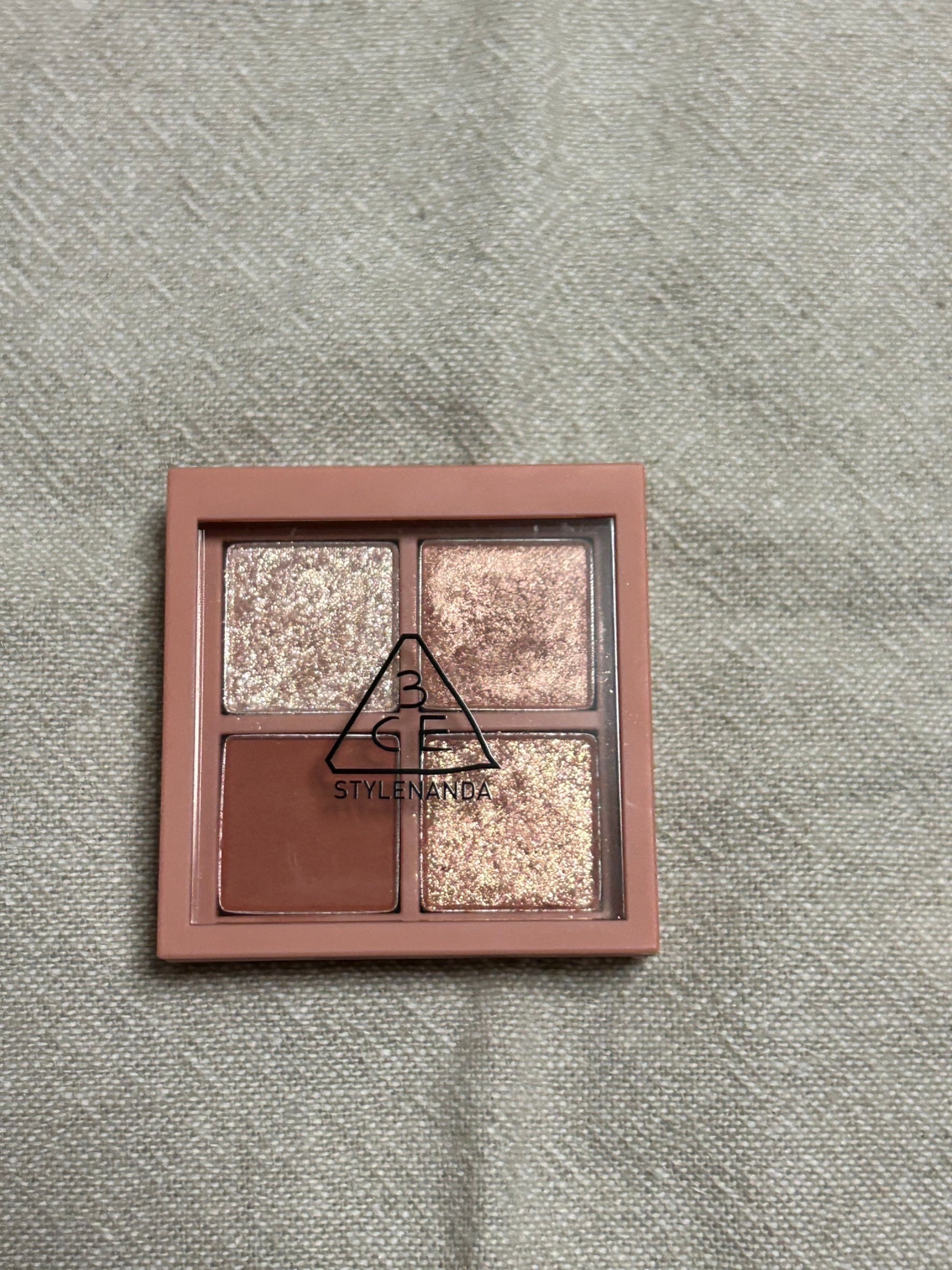 3CE ミニ マルチアイカラーパレット セカンドペアー (3CE ミニ マルチアイカラーパレット E)/3CE/アイシャドウパレットを使ったクチコミ（1枚目）