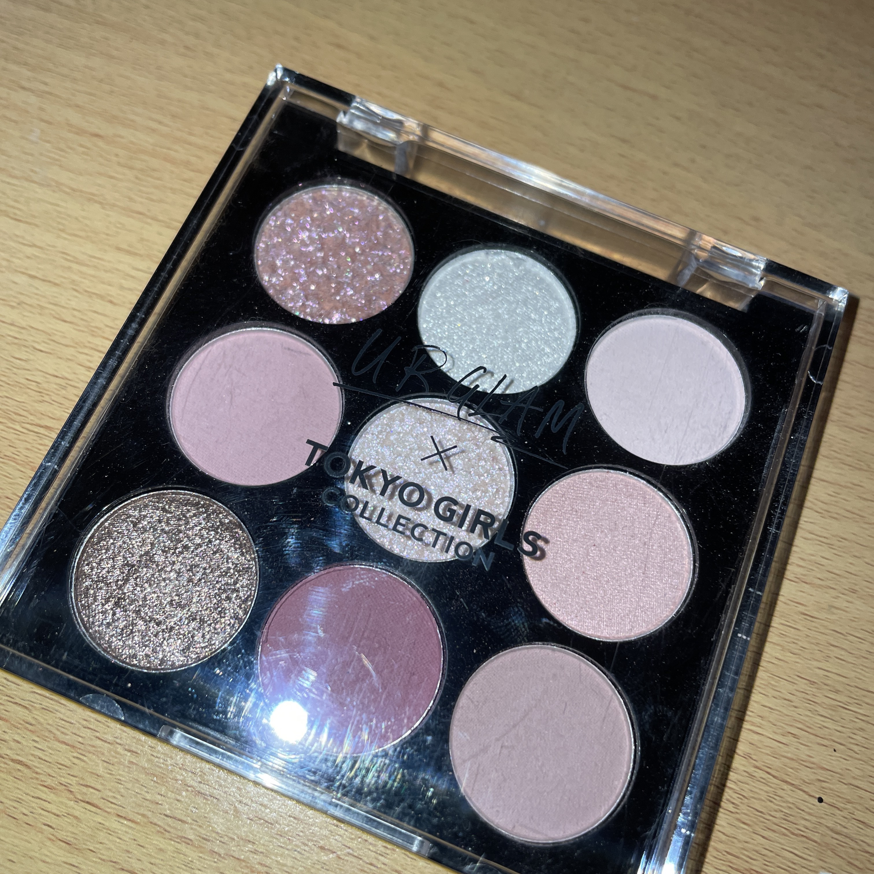 ＵＧＴ　ドットアイカラーパレット 04c　ベリー/U R GLAM/アイシャドウパレットを使ったクチコミ（1枚目）