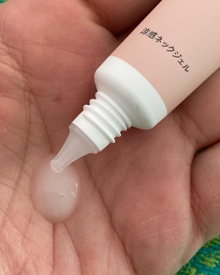 8x4 アロマスイッチ 涼感ネックジェル パリスブーケの香り/8x4/デオドラント・制汗剤を使ったクチコミ(4枚目)