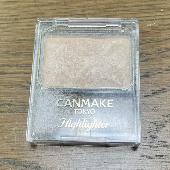 ハイライター N01 シルキーベージュ/キャンメイク/パウダーハイライトを使ったクチコミ（2枚目）