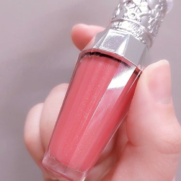 ジルスチュアート　クリスタルブルーム　リップブーケ セラム 04 carnation blush/JILL STUART/リップケア・リップクリームを使ったクチコミ（2枚目）