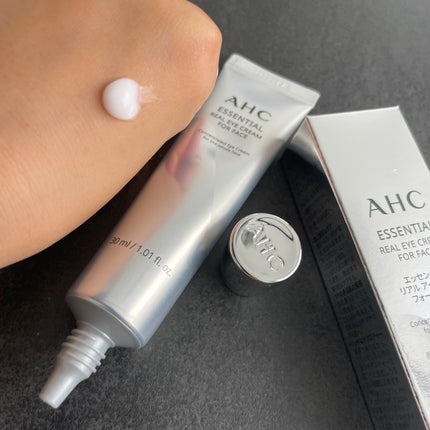 エッセンシャル リアル アイクリーム フォーフェイス/AHC/アイケア・アイクリームを使ったクチコミ(1枚目)