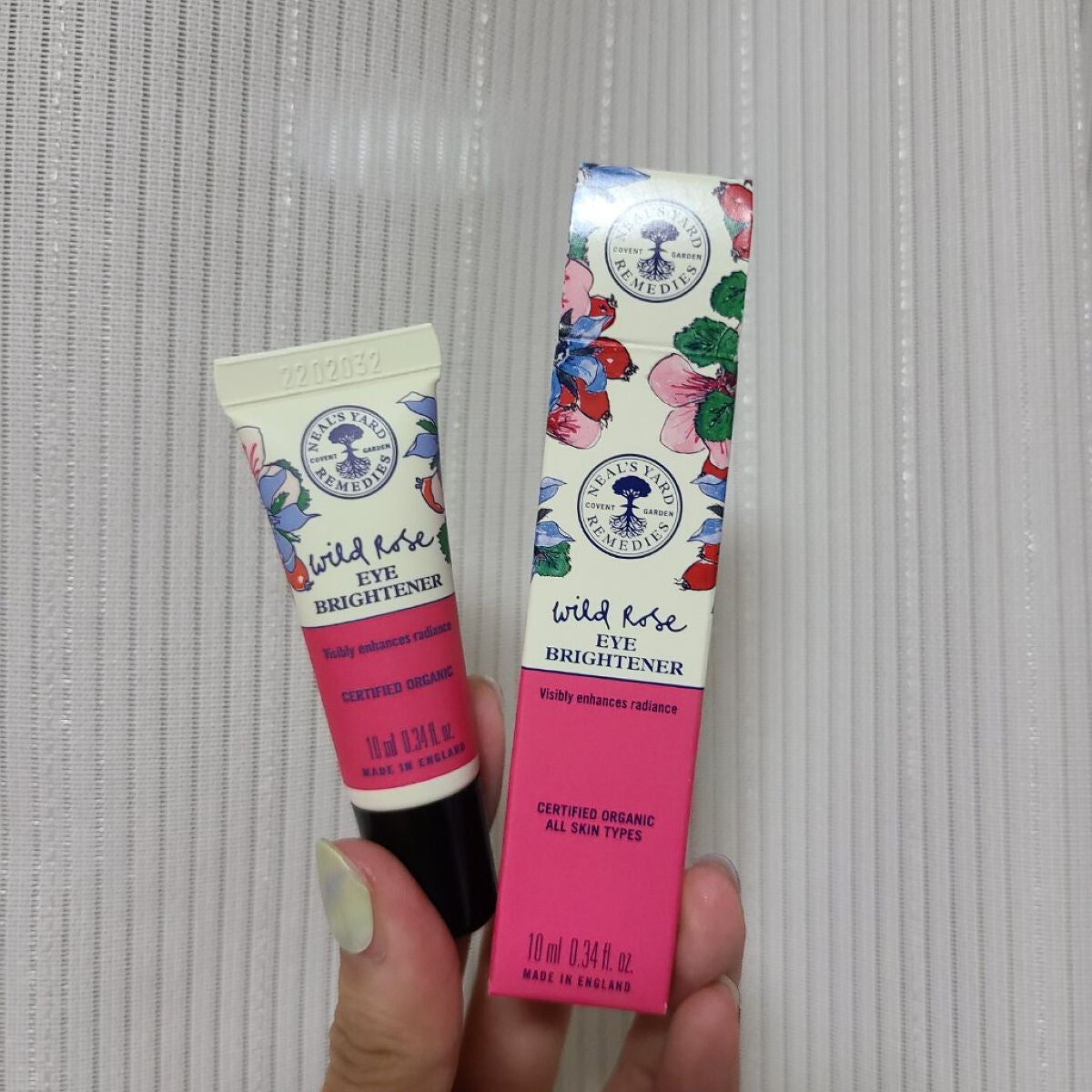 ワイルドローズアイブライトナー/ニールズヤード レメディーズ/アイケア・アイクリームを使ったクチコミ(3枚目)