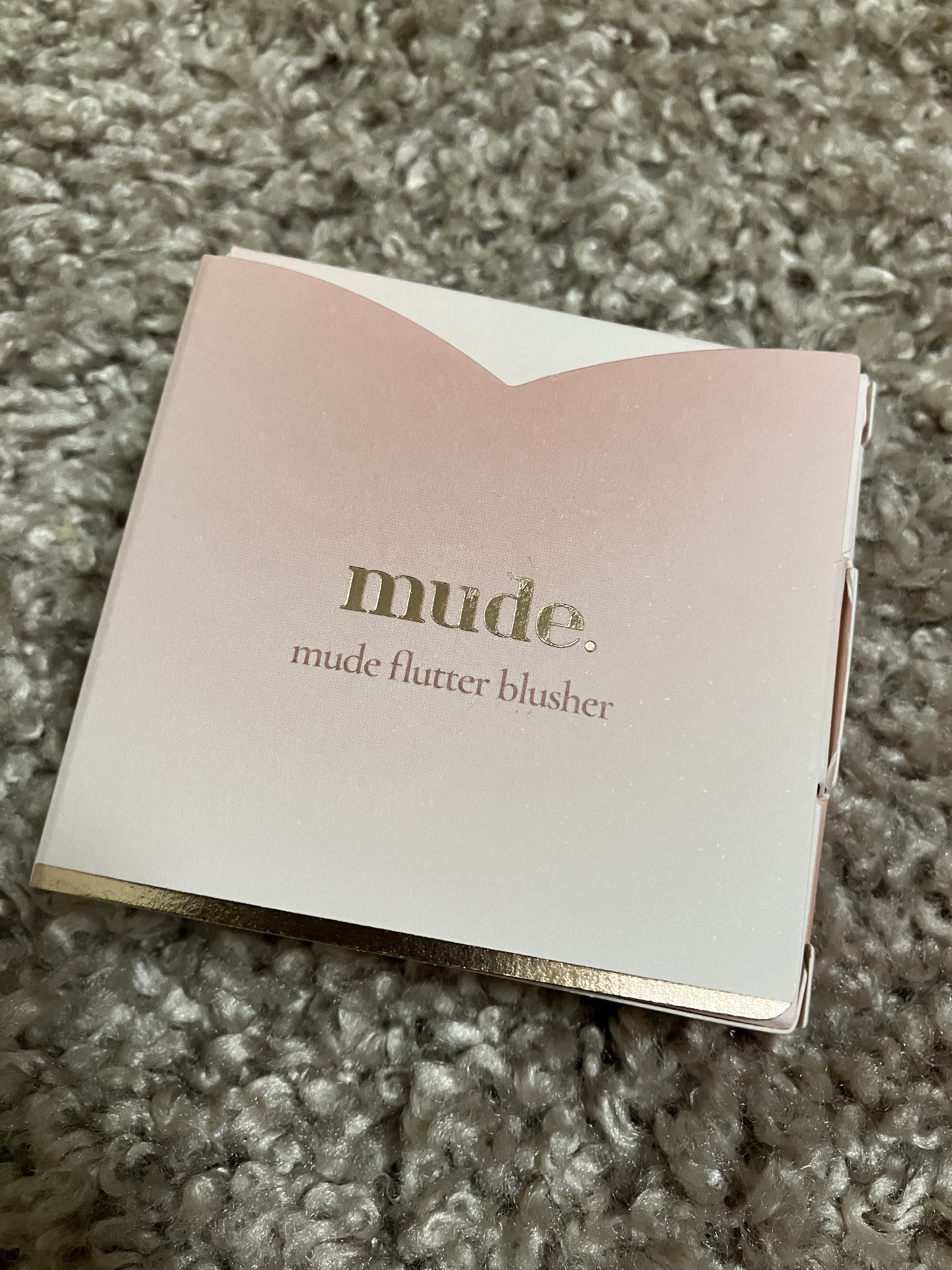 フラッターブラッシャー 04 モーヴノート/mude./パウダーチークを使ったクチコミ（3枚目）