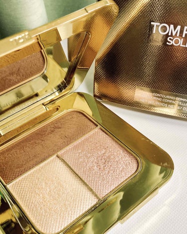 TOMFORD  ソレイユコントゥーリングコンパクト　02