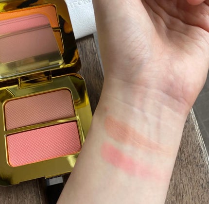 ソレイユ ネージュ グロウ ハイライター 01 ローズ イリゼ/TOM FORD BEAUTY/パウダーハイライトを使ったクチコミ(3枚目)