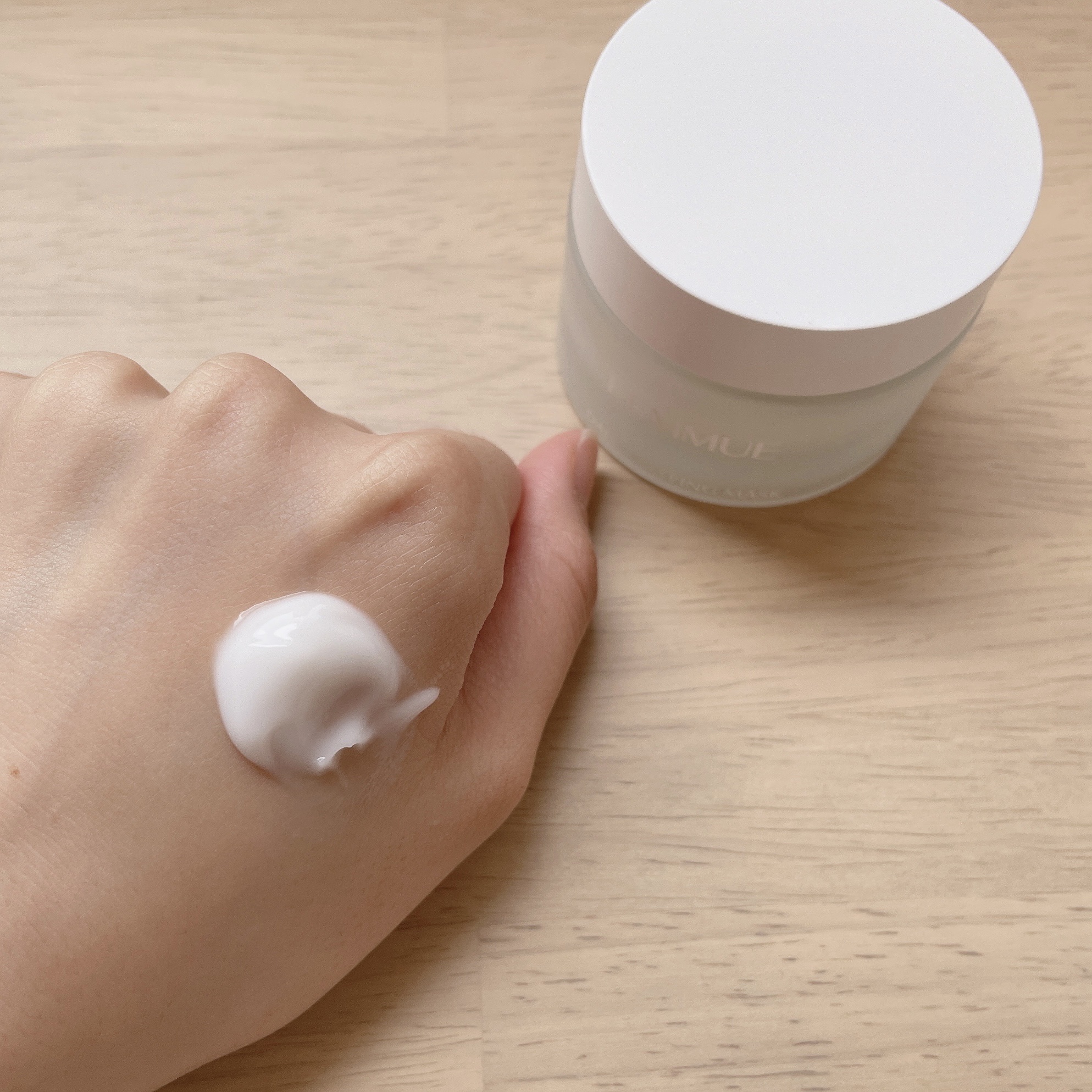 デイジーウォーター スリーピングマスク/FEMMUE/フェイスクリームを使ったクチコミ（3枚目）