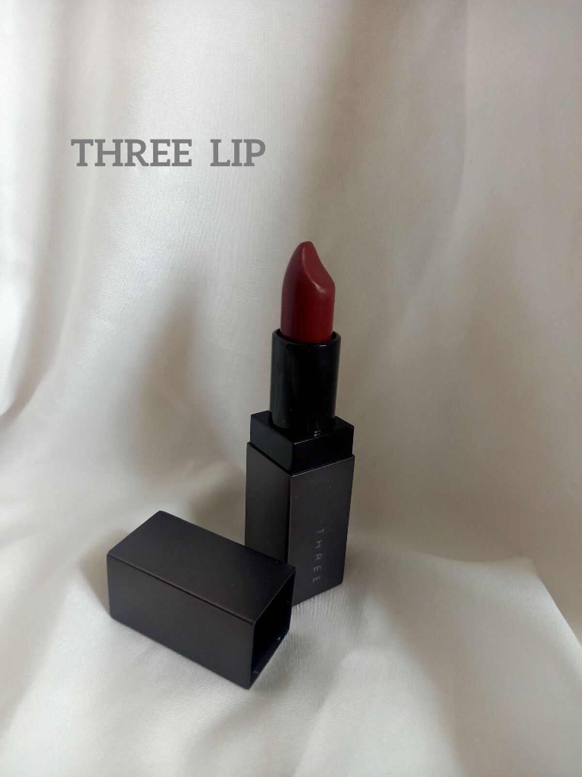 デアリングリィデミュアリップスティック/THREE/口紅を使ったクチコミ(1枚目)