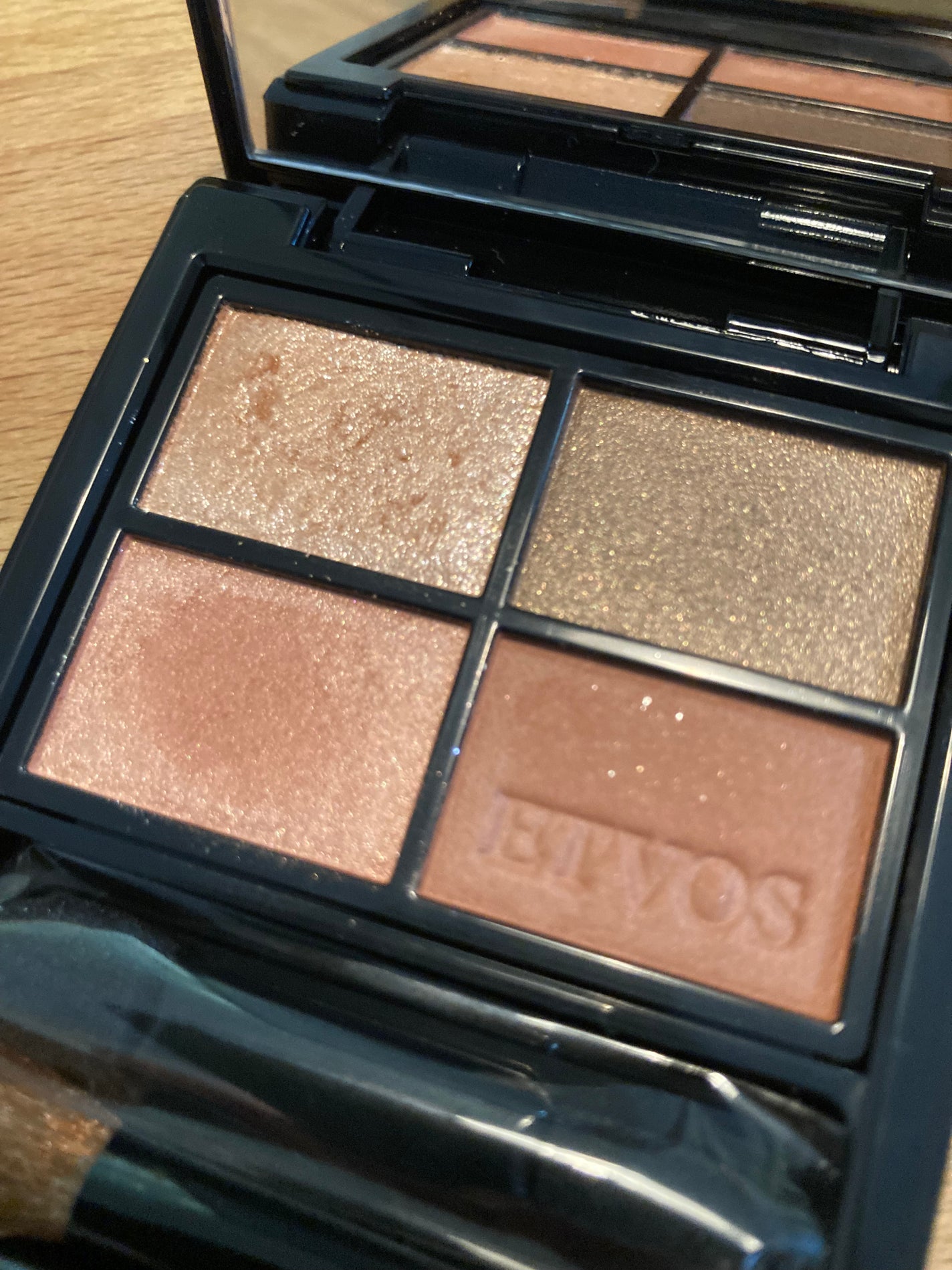 ミネラルクラッシィシャドー/エトヴォス/アイシャドウパレットを使ったクチコミ(1枚目)