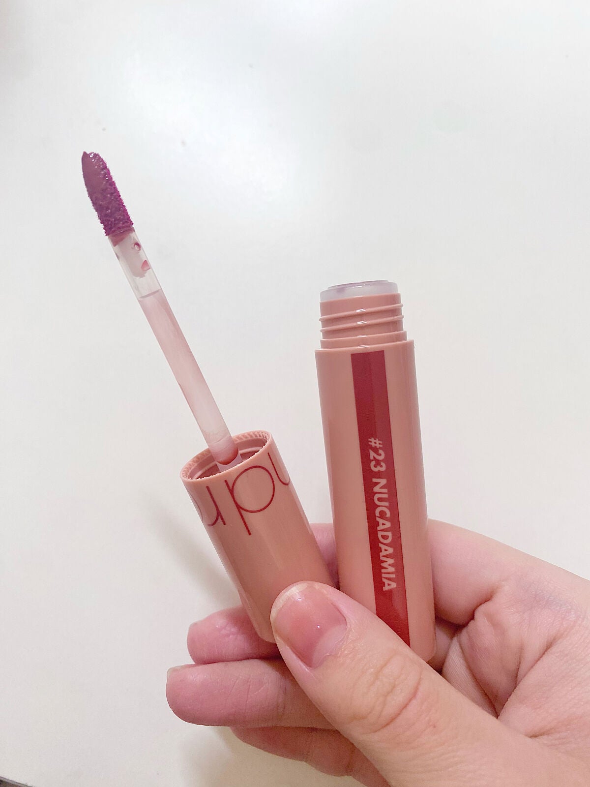 ジューシーラスティングティント/rom&nd/リップティントを使ったクチコミ(2枚目)