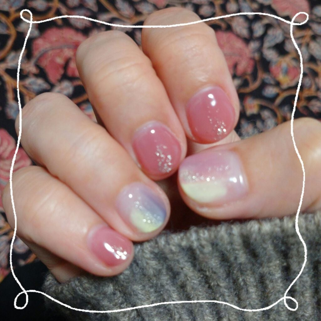 リリア on LIPS 「ジェルネイルをすると爪のピンクの部分が伸びるらしい…と聞いて、..」(1枚目)