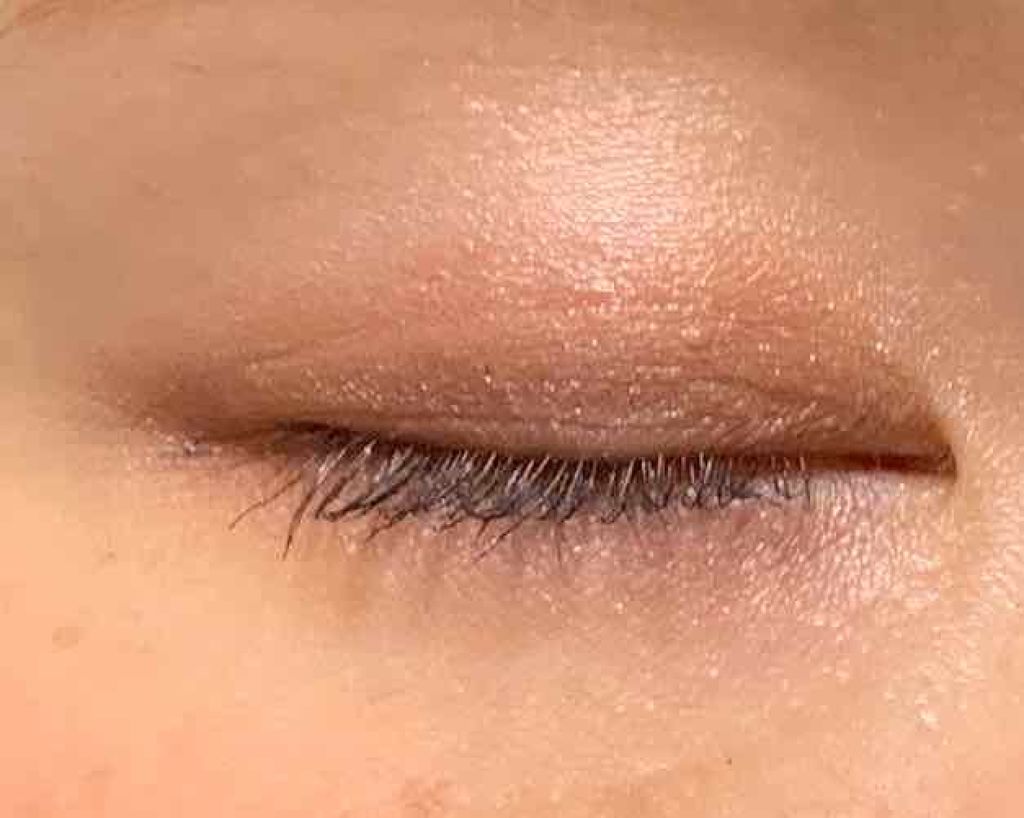 ピカシュウ アイ パレット‐サンダーショック/shu uemura/アイシャドウパレットを使ったクチコミ（2枚目）