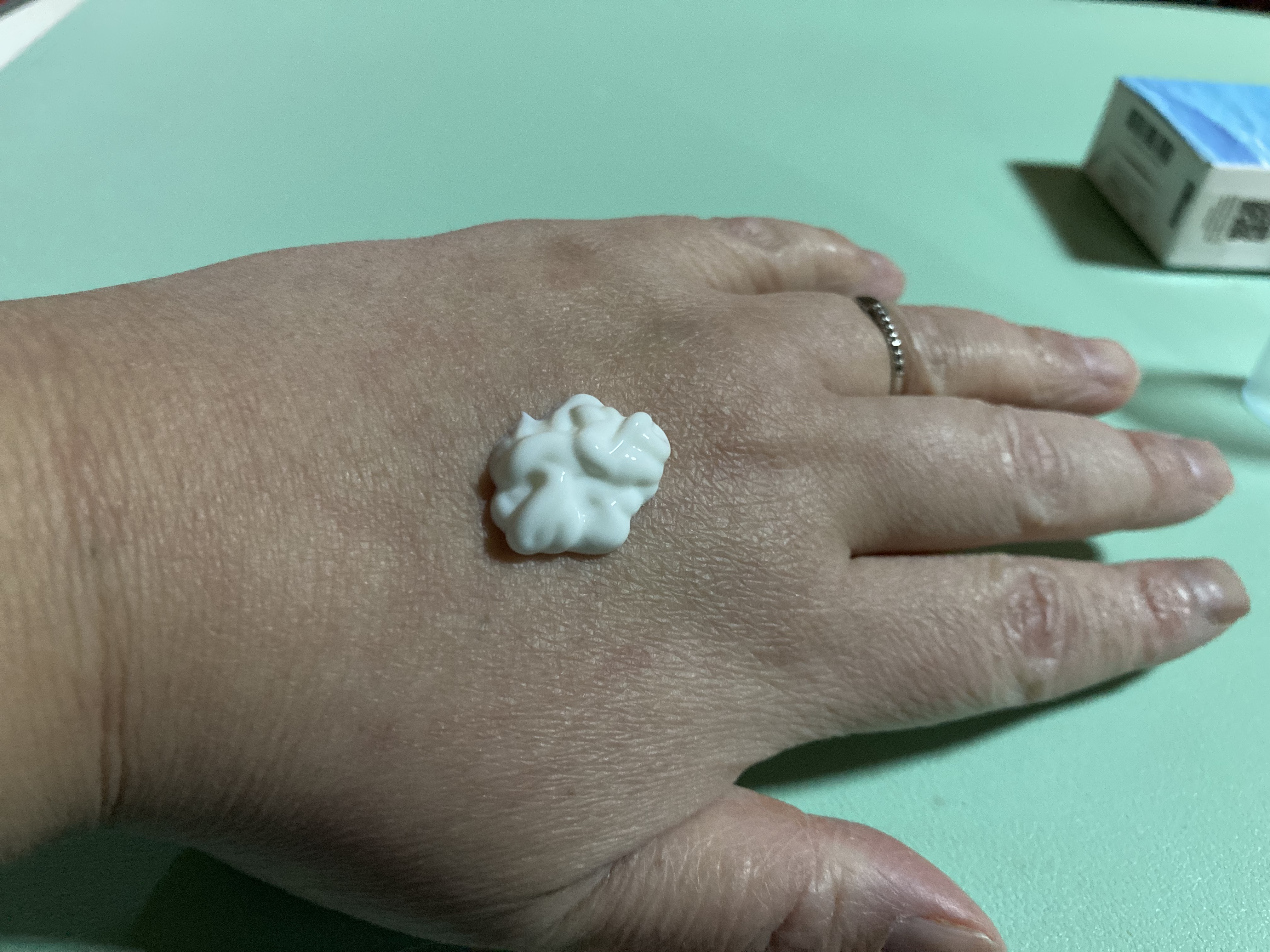 ヒアルーシカ ウォーターフィット サンセラム/SKIN1004/日焼け止めローションを使ったクチコミ（2枚目）