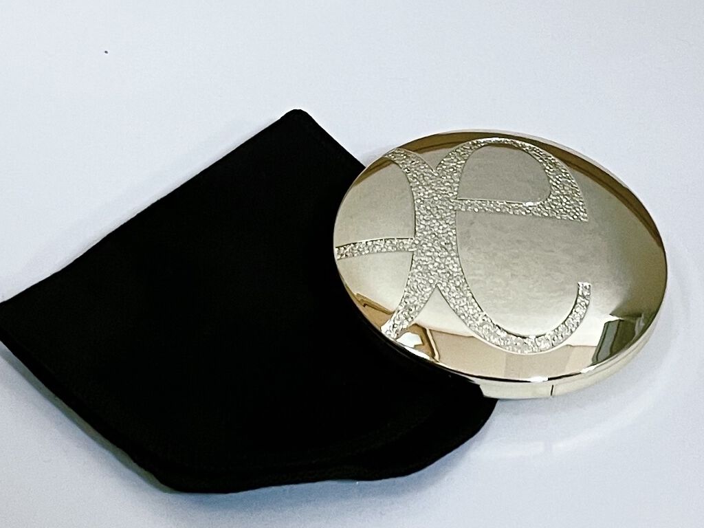 ラ プードル オートニュアンス VI エアリー/Elégance/プレストパウダーを使ったクチコミ（2枚目）