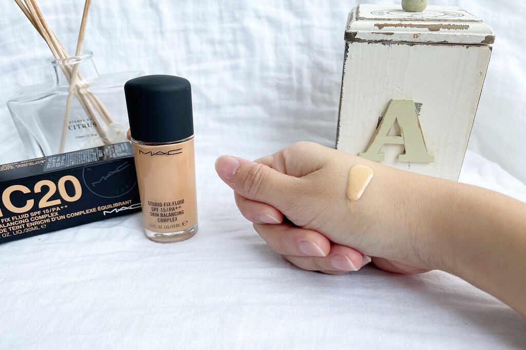 スタジオフィックス フルイッド SPF 15/M・A・C/リキッドファンデーションを使ったクチコミ(2枚目)