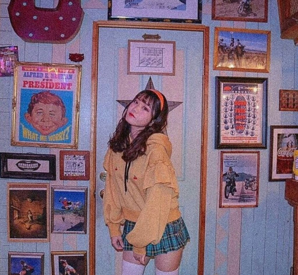 るあ on LIPS 「あんにょん!間違えて自己紹介のやつ消してしまって…ごめんなさい..」(4枚目)