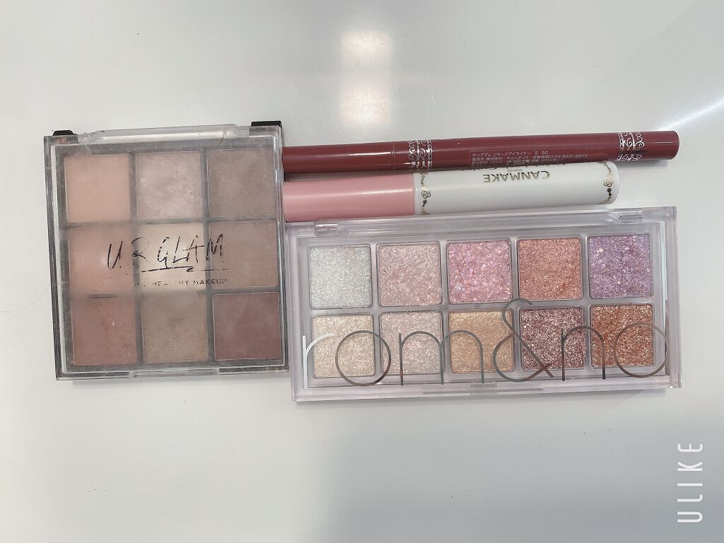 

［今日のメイク］


こんばんは🌟
ことはです❤️



本日は、ラメラメブラウンメイク👏


キラッキラに仕上げましたー👏


そしてなおかつ、捨て色になりかけてるブラウンパレットの色のみでやってみました👏


全然捨て色じゃ