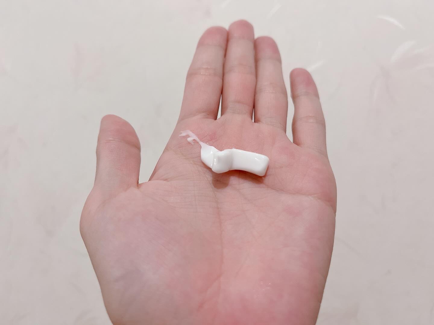 モイスチャーボディローション 24.アンバーバニラ Amber Vanilla/KUNDAL/ボディローションを使ったクチコミ（2枚目）