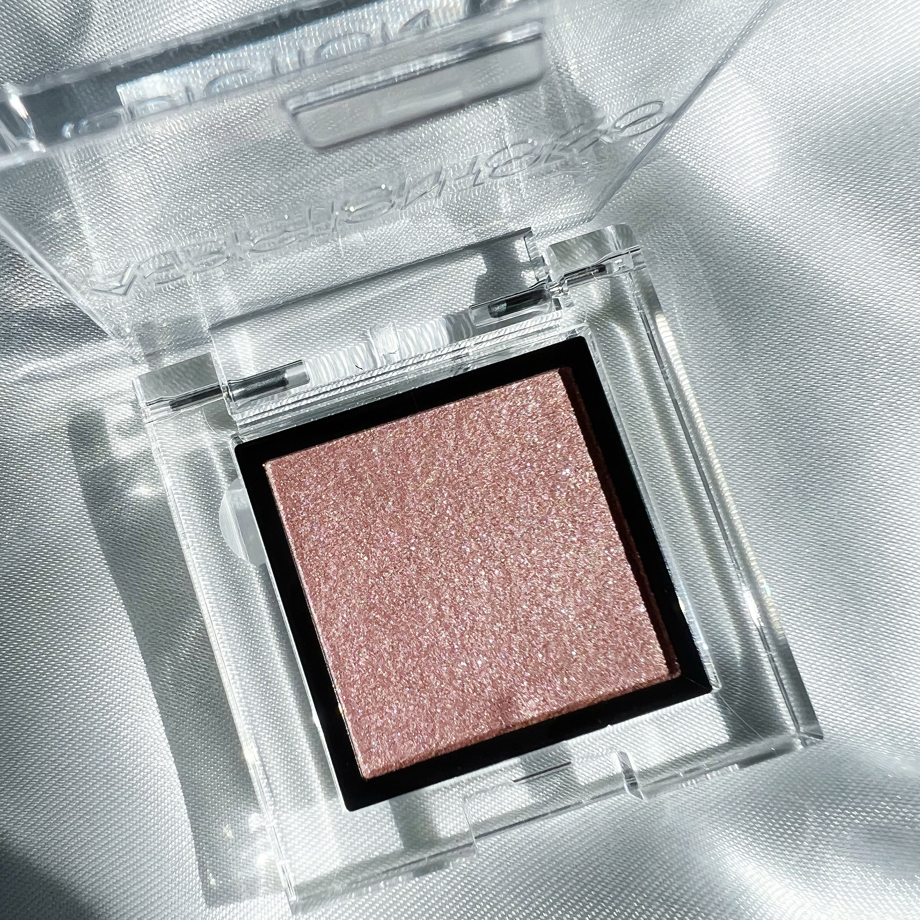  アディクション　ザ アイシャドウ プリズム/ADDICTION/単色アイシャドウを使ったクチコミ（3枚目）