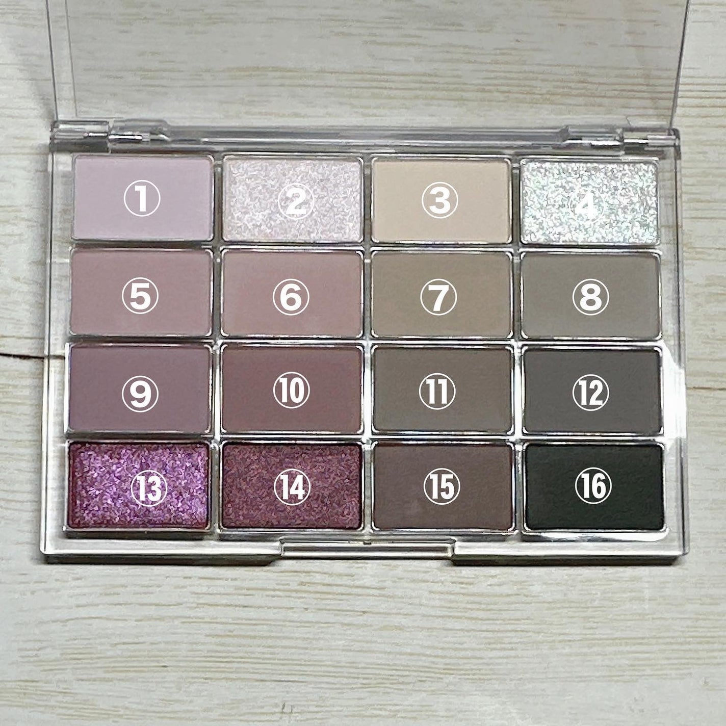 ソフトブラーリングアイパレット/wakemake/アイシャドウパレットを使ったクチコミ(3枚目)