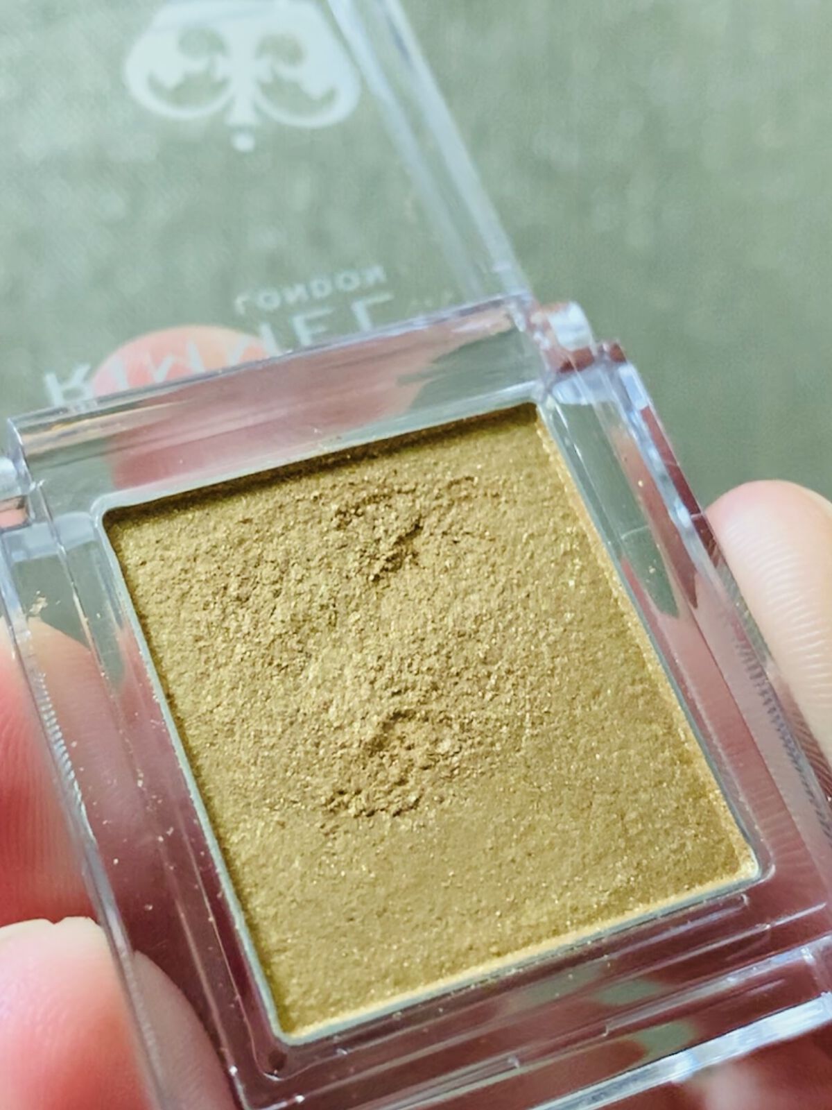 プリズム パウダーアイカラー/リンメル ロンドン/単色アイシャドウを使ったクチコミ（1枚目）