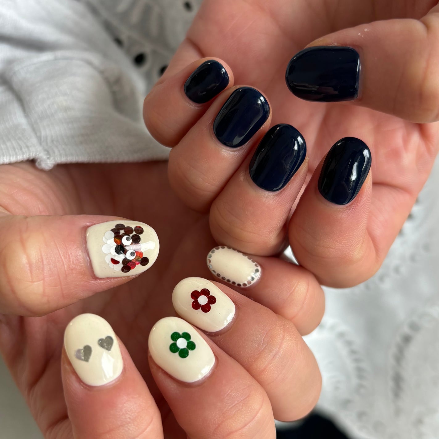 夏美🍉フォロバ on LIPS 「【親指に相棒🐻🐾🤎愛おしすぎなホログラムネイル!】ホログラムで..」(3枚目)