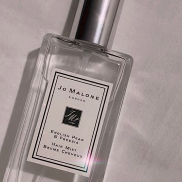 Jo MALONE LONDON イングリッシュ ペアー ＆ フリージア ヘア ミストのクチコミ「Jo MALONE LONDONの"あの香り"をやっと購入したので紹介します𓂃 𓈒𓏸

商品名.....」（1枚目）