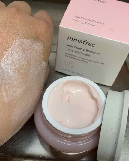 チェジュ チェリーブロッサム トーンアップクリーム/innisfree/化粧下地を使ったクチコミ(4枚目)