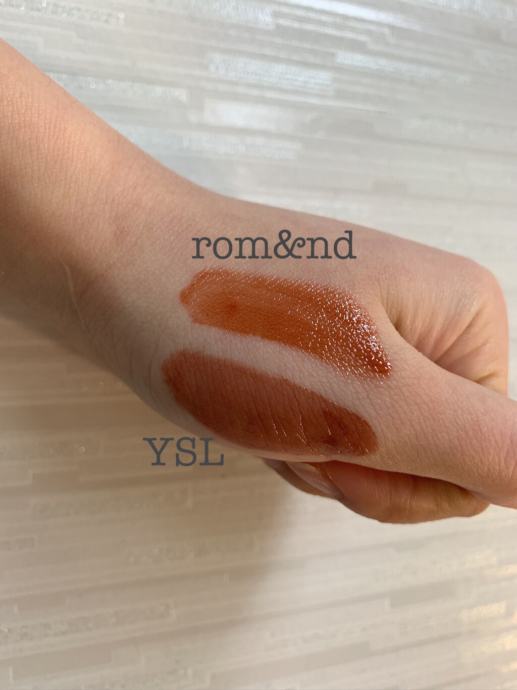 ルージュ ピュールクチュール ヴェルニ ウォーターグロウ No.211 トランスグレッシブ カカオ/YVES SAINT LAURENT BEAUTE/口紅を使ったクチコミ（3枚目）