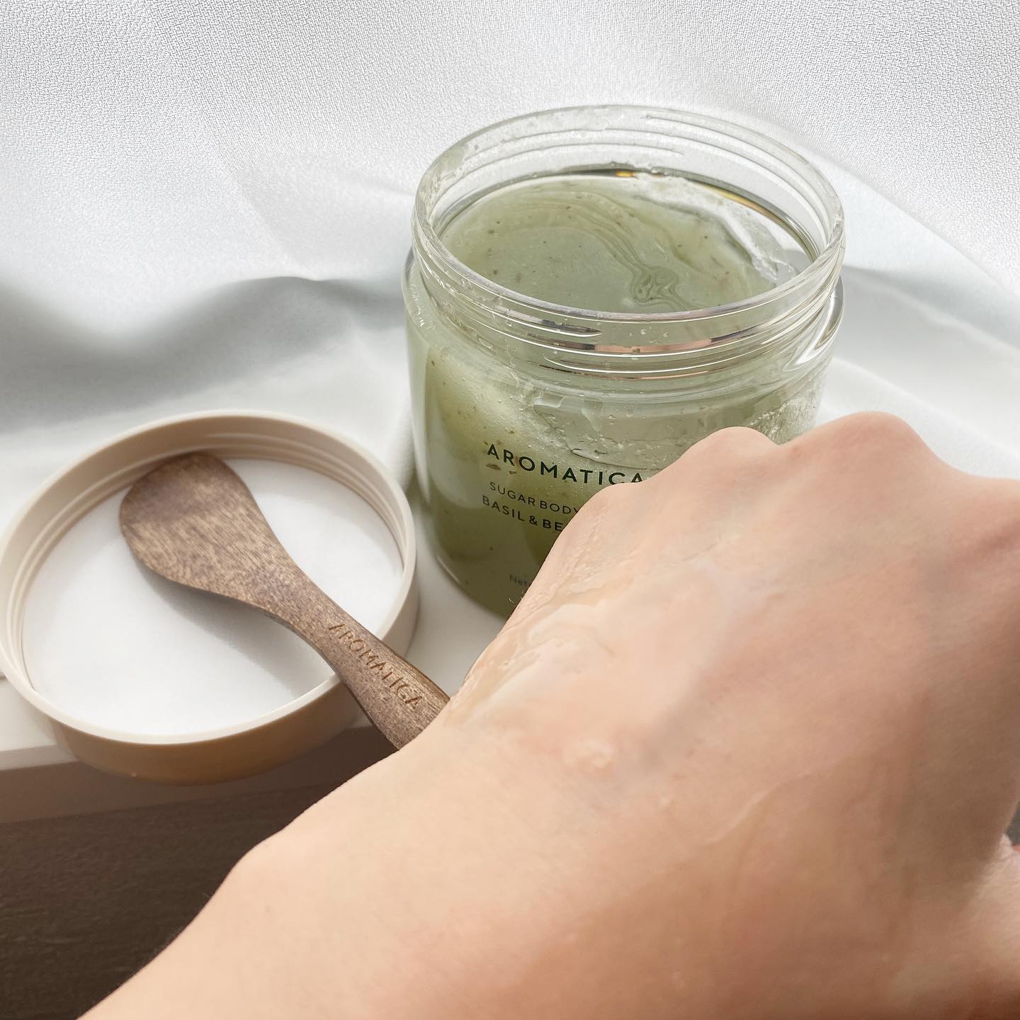 オーガニックネロリフェイシャルオイル/AROMATICA/フェイスオイルを使ったクチコミ（2枚目）