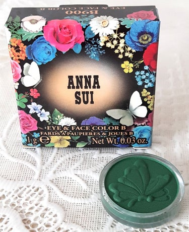 ANNA SUI アイ＆フェイスカラーのクチコミ「ANNA SUI
アイ&フェイスカラーB〈B 900〉

細かなパールがちらつく可愛らしいグリ.....」（1枚目）