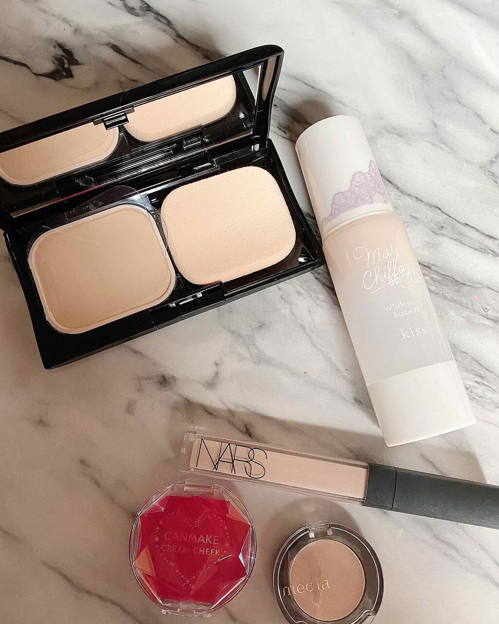 マットシフォン UVホワイトニングベースN/KiSS/化粧下地を使ったクチコミ（1枚目）