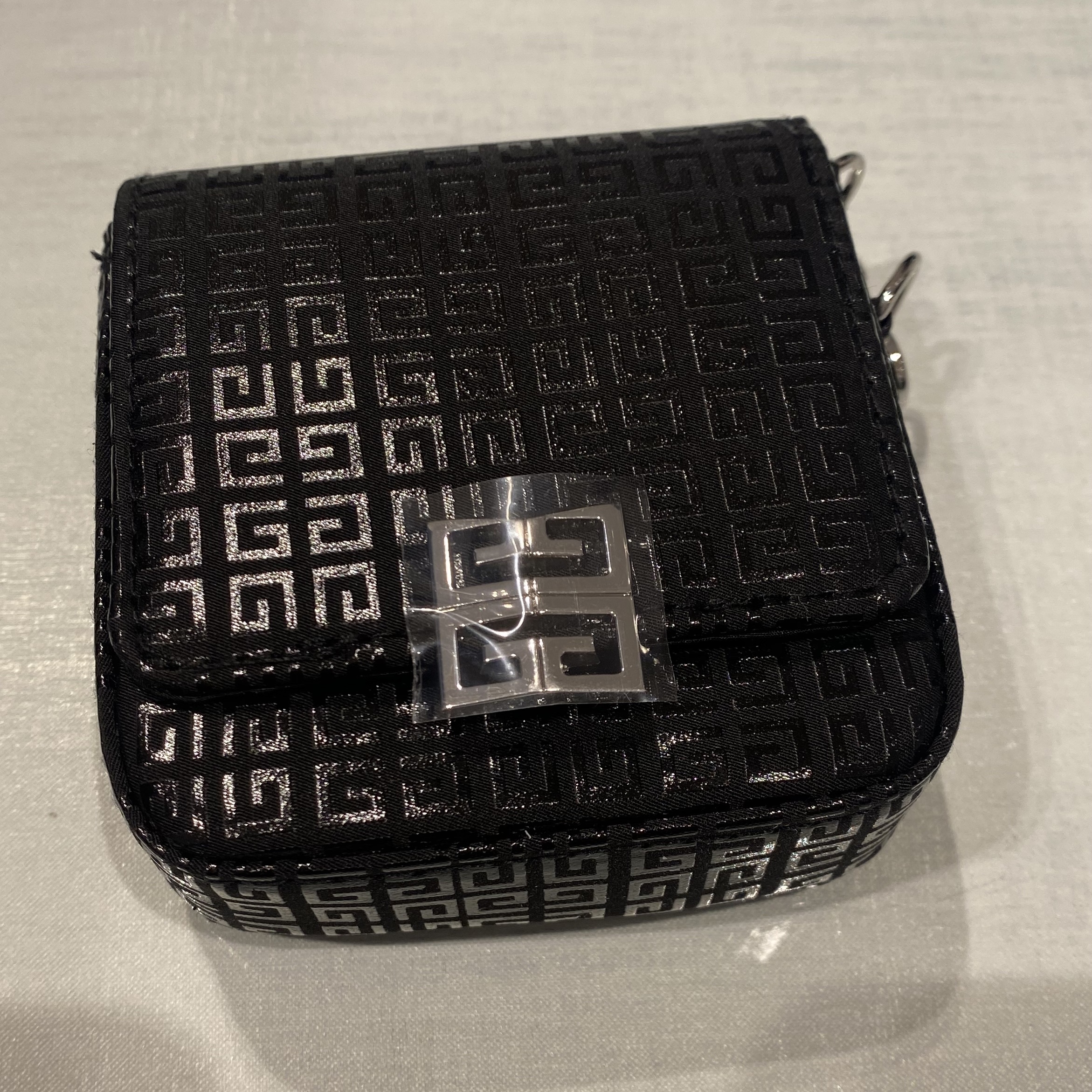 プリズム・リーブル・プレップ＆セット・グロウ・ミスト/GIVENCHY/化粧下地を使ったクチコミ（2枚目）