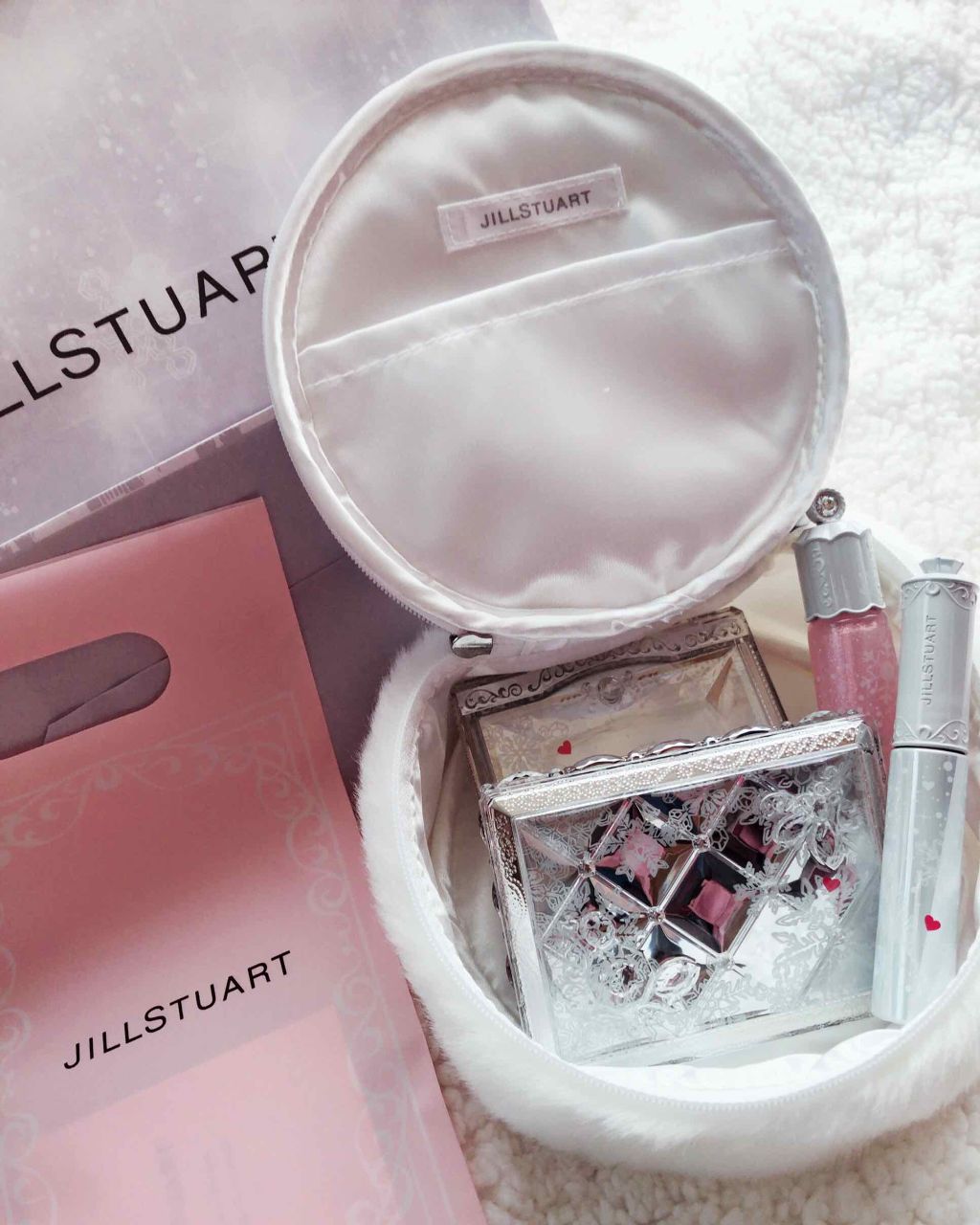 ホワイトラブストーリー コレクション (クリスマスコフレ 2018)/JILL STUART/メイクアップキットを使ったクチコミ(1枚目)