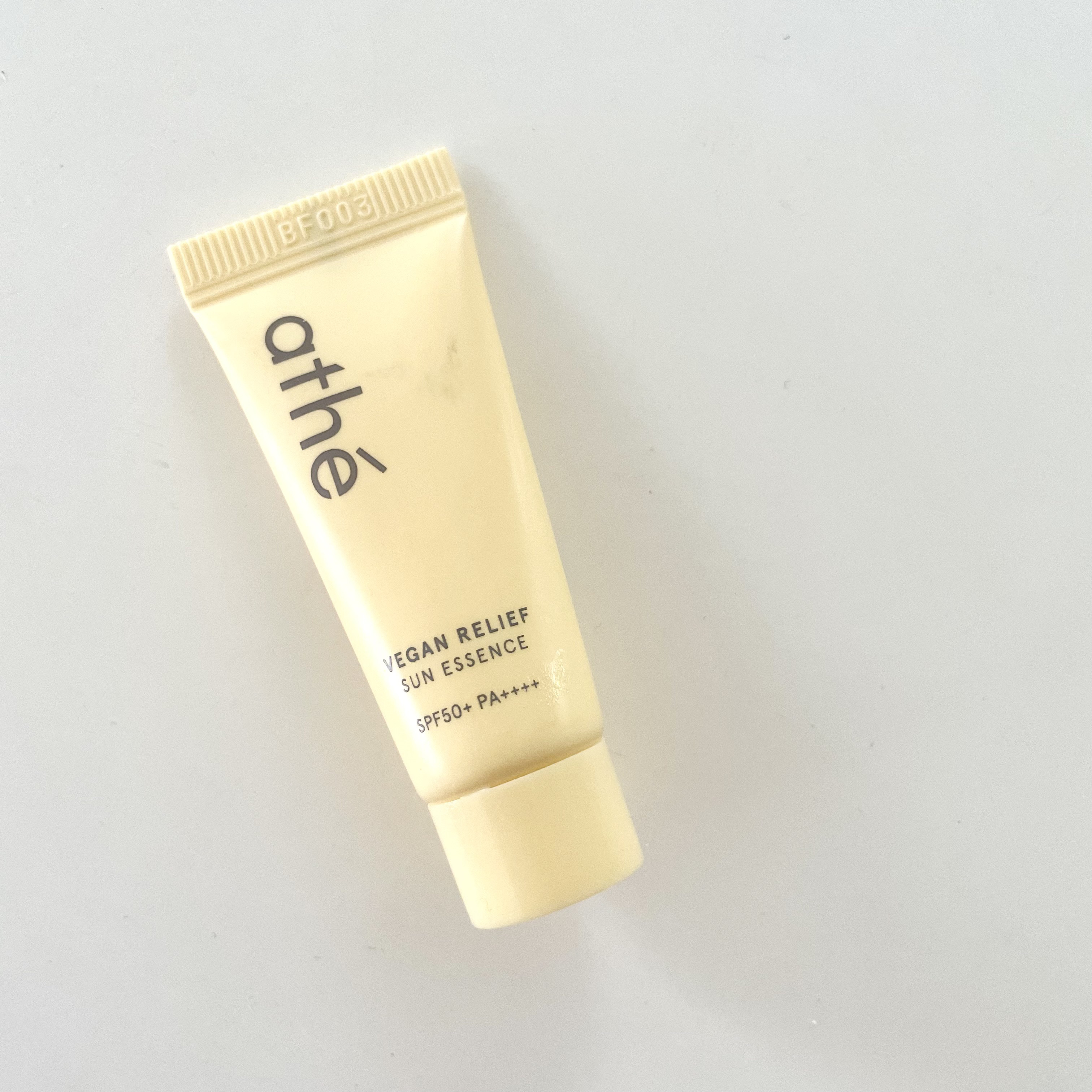 ヴィーガン リリーフ サン エッセンス /athé/日焼け止めクリームを使ったクチコミ（1枚目）