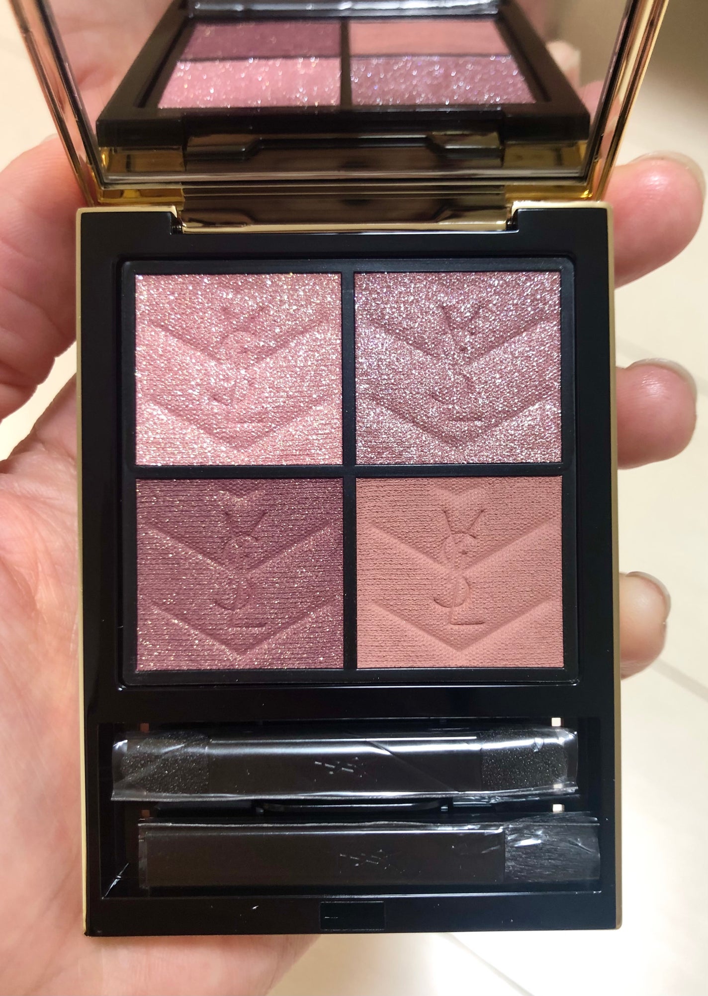 クチュール ミニ クラッチ/YVES SAINT LAURENT BEAUTE/アイシャドウパレットを使ったクチコミ(6枚目)