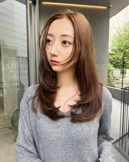 HARUNA on LIPS 「柔らかい明るめカラーと、レイヤーカット💇🏼♀️ふわっとワンカ..」(4枚目)