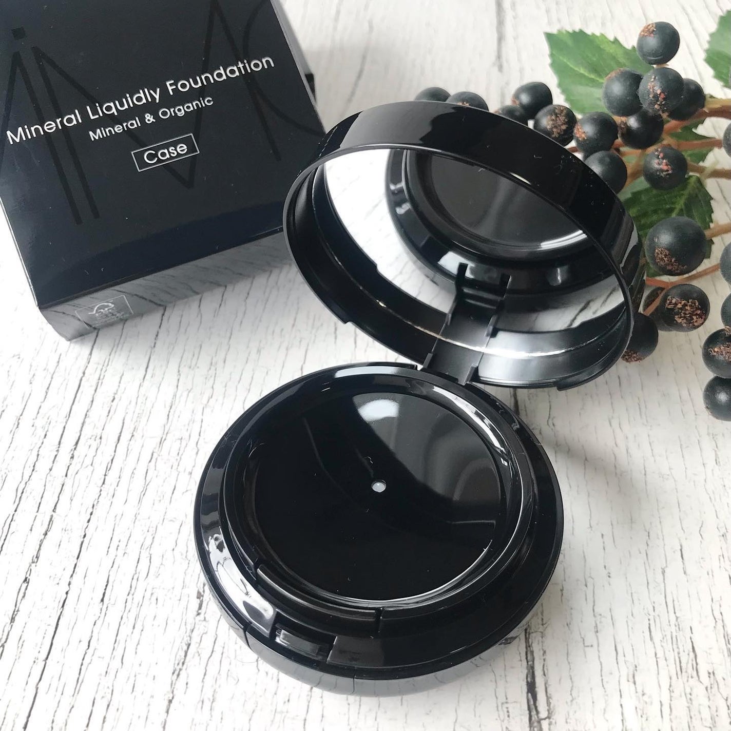 ミネラルリキッドリー ファンデーション SPF22 PA++/MiMC/リキッドファンデーションを使ったクチコミ(3枚目)