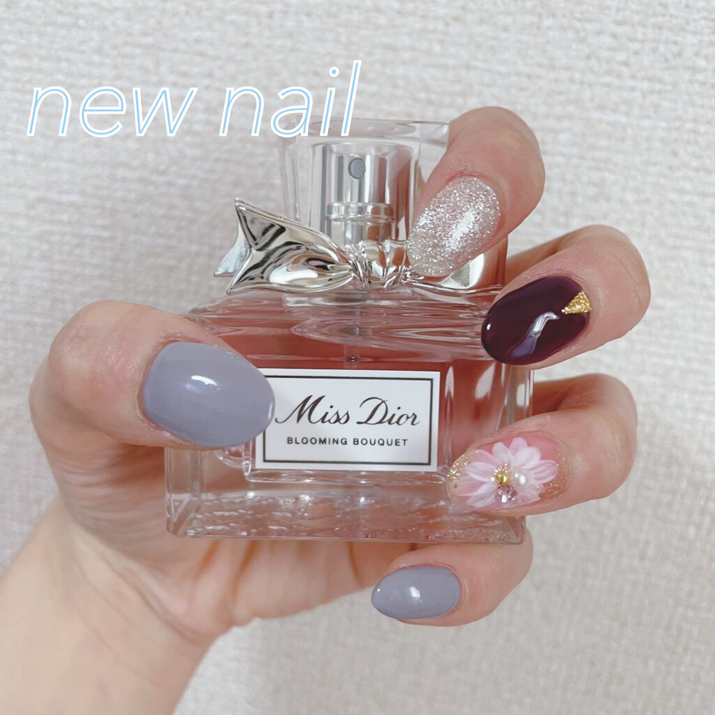 月 on LIPS 「ネイルを新しくしました🤤今回はちょっとゴージャスで華やかに!薬..」(1枚目)