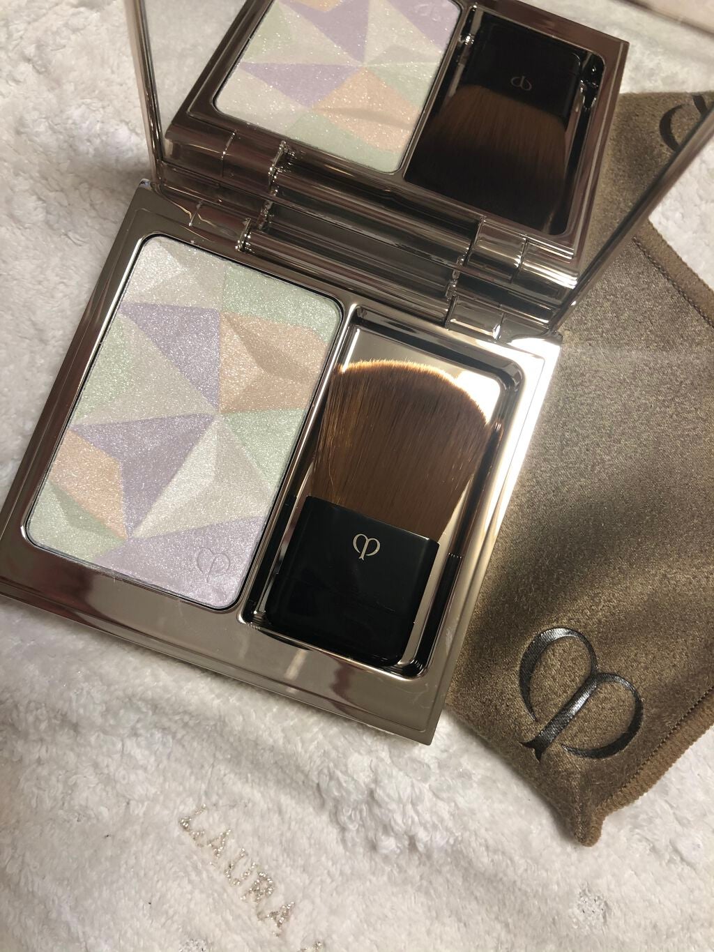 クレ・ド・ポー ボーテ レオスールデクラ/クレ・ド・ポー ボーテ/パウダーハイライトを使ったクチコミ(2枚目)