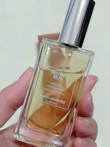 tokyo rendezvous tokyo randebu eau de toilette Mother Milkのクチコミ「ほんのりアンバーのような色をおびたフレグランス。

肌にふわっとふきかけてみると、ひたすら.....」（2枚目）