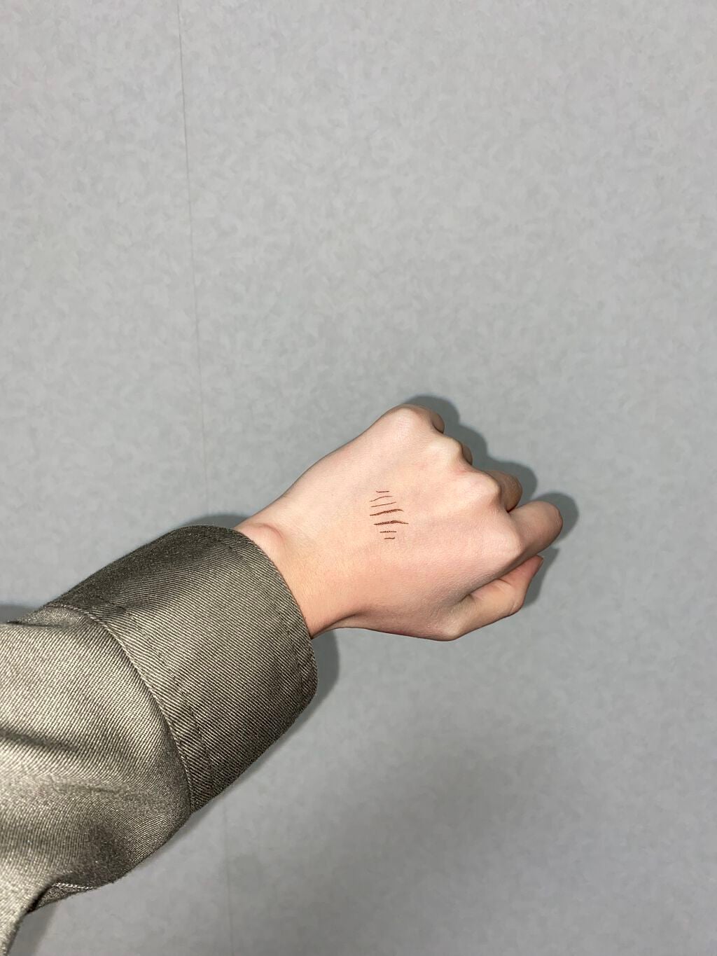 「密着アイライナー」ショート筆リキッド/デジャヴュ/リキッドアイライナーを使ったクチコミ(2枚目)