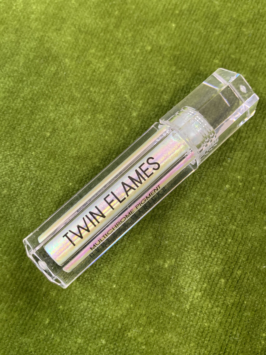 Twin Flames Multichrome Pigment﻿/DANESSA MYRICKS BEAUTY/リキッドアイシャドウを使ったクチコミ（2枚目）