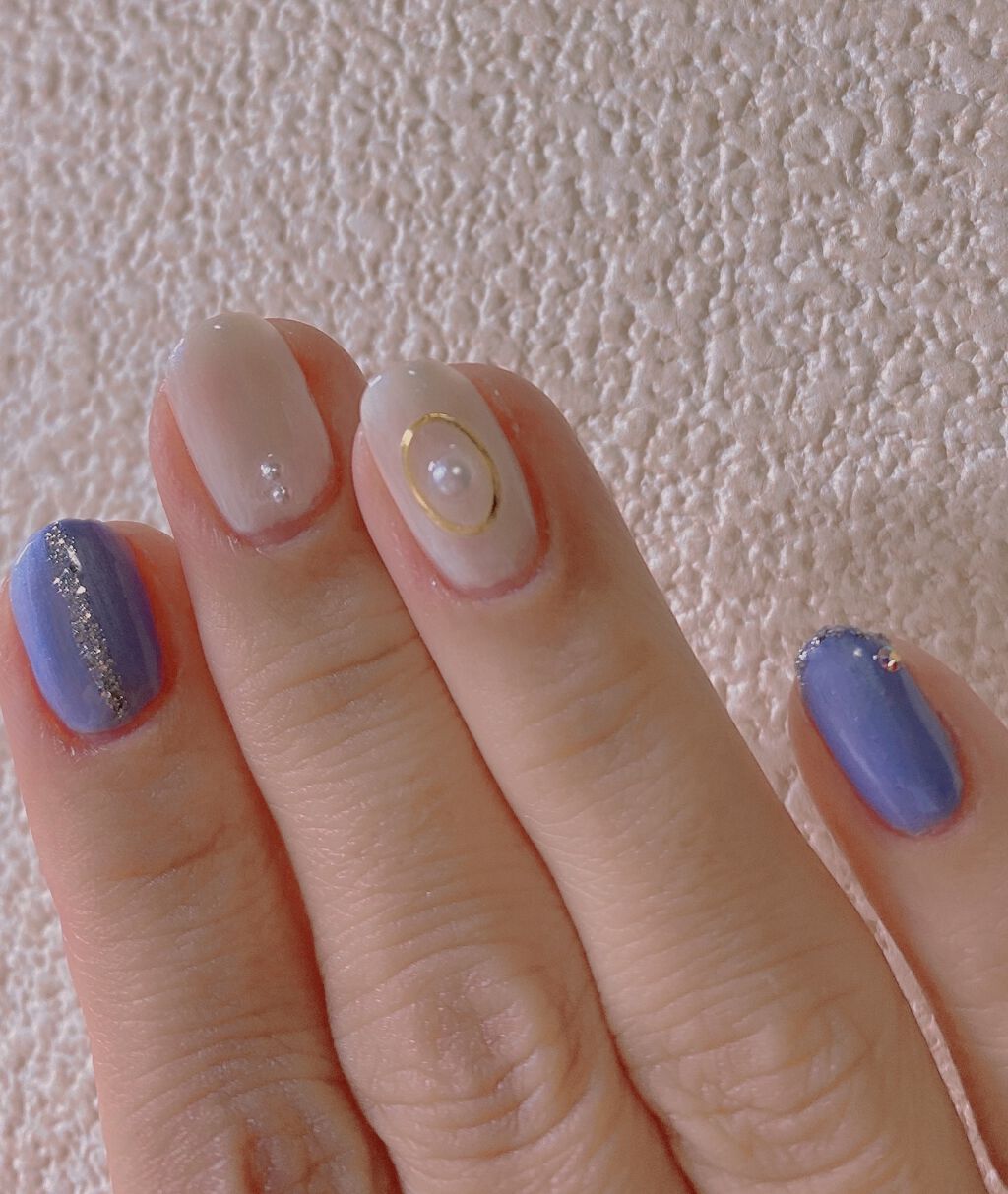 ぴの on LIPS 「ダイソーの「ソンプチュー」のこの色に一目惚れ🥰塗っただけでこの..」(1枚目)