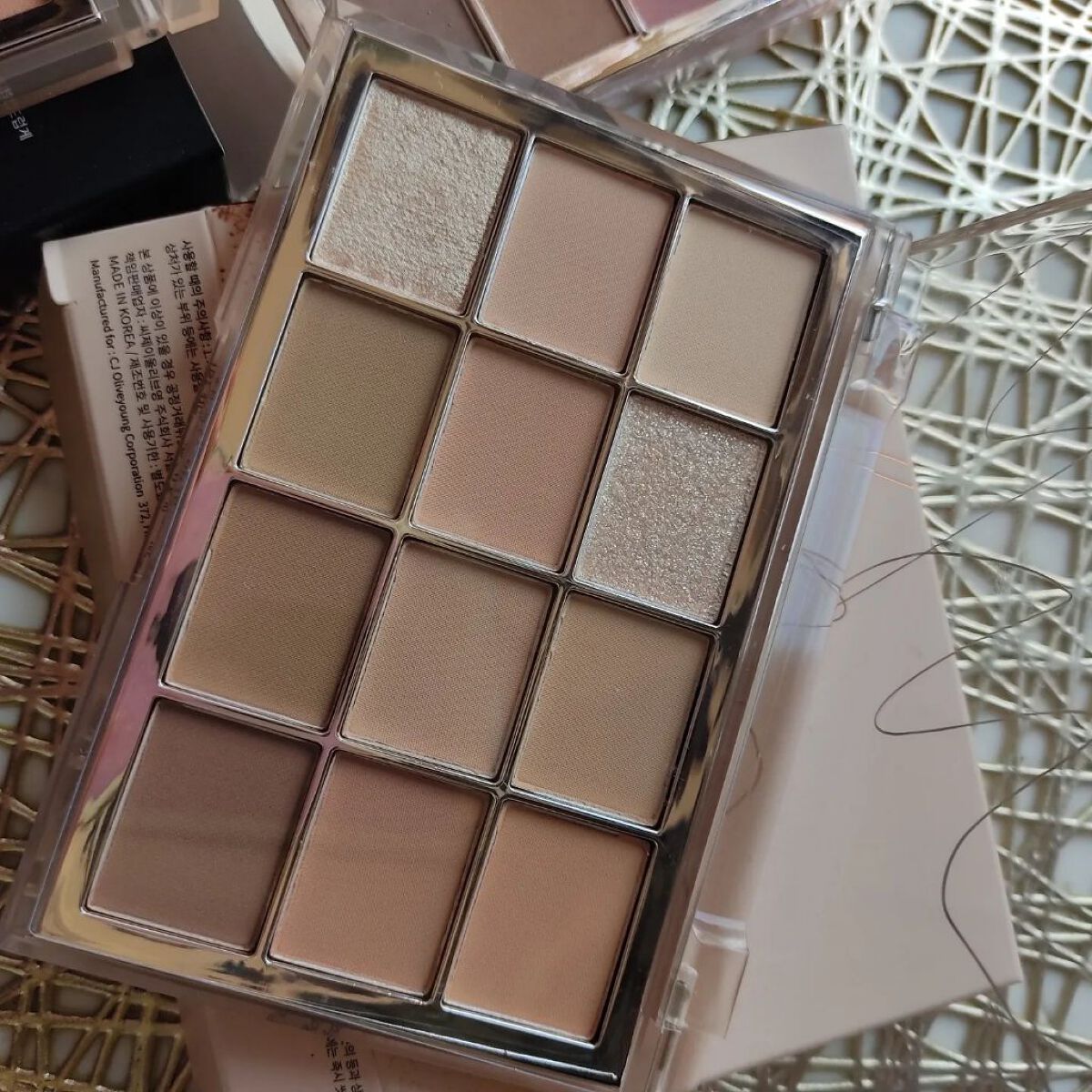 ソフトブラーリングアイパレット/wakemake/アイシャドウパレットを使ったクチコミ(3枚目)