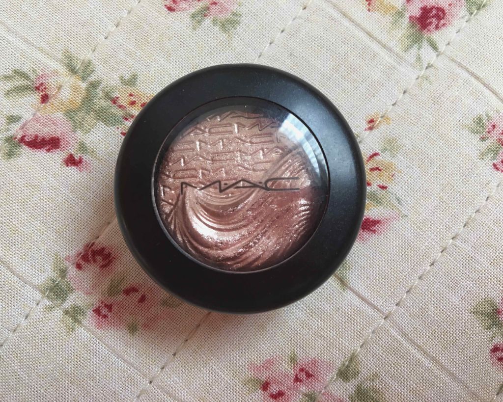 エクストラ ディメンション アイシャドウ/M・A・C/単色アイシャドウを使ったクチコミ（2枚目）