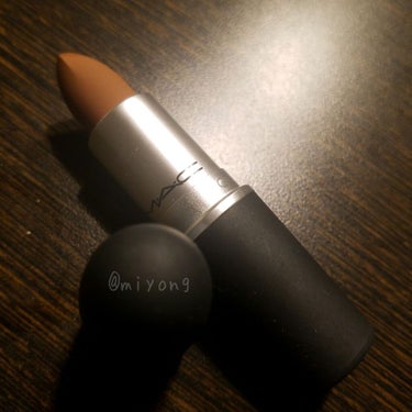 M・A・C パウダーキス リップスティックのクチコミ「🍁M.A.C POWDER KISS LIPSTICK
IMPUSIVE  ￥3000


イ.....」（2枚目）