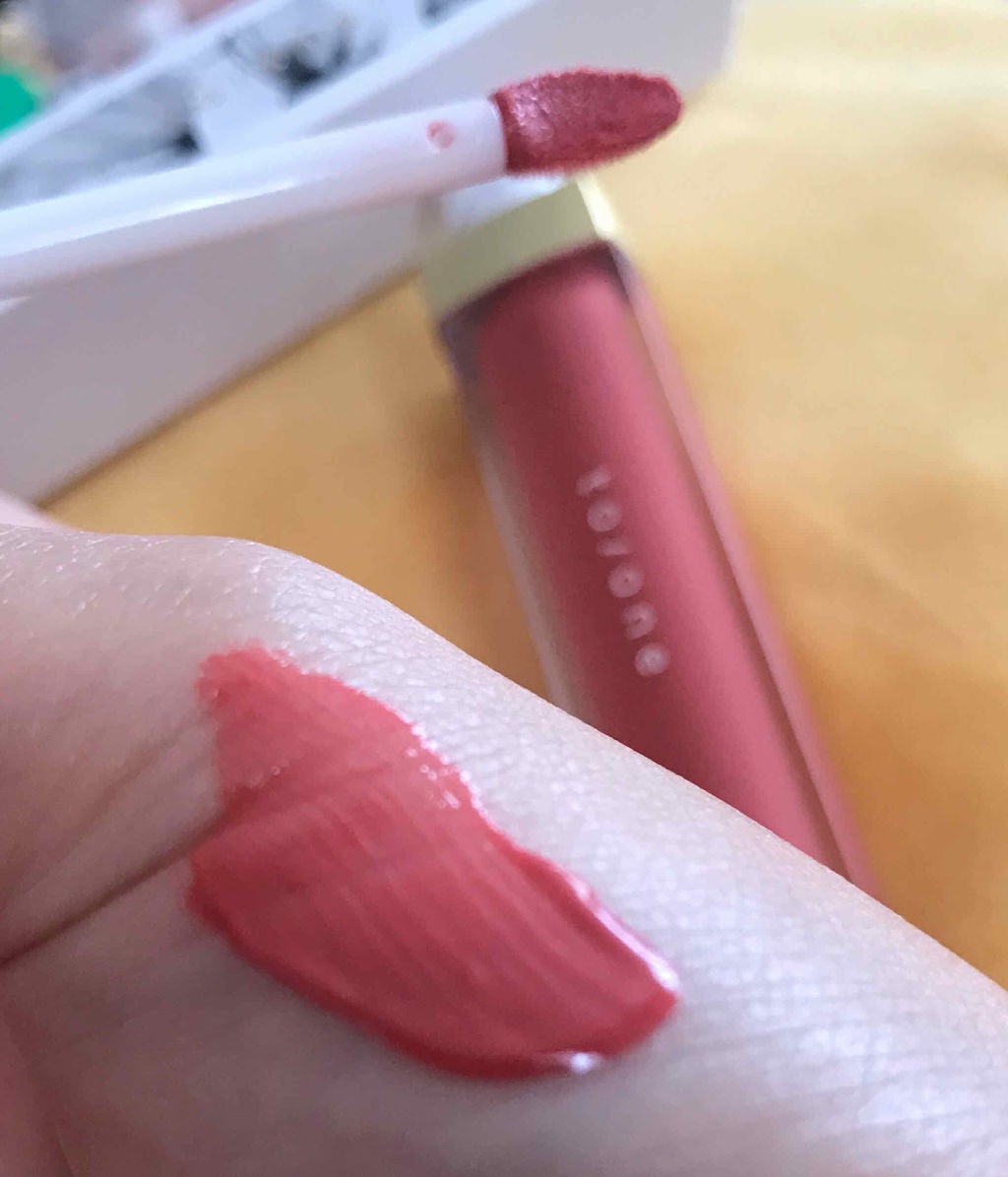 トーン ペタル エッセンス カラー バター/to/one/リップグロスを使ったクチコミ(2枚目)
