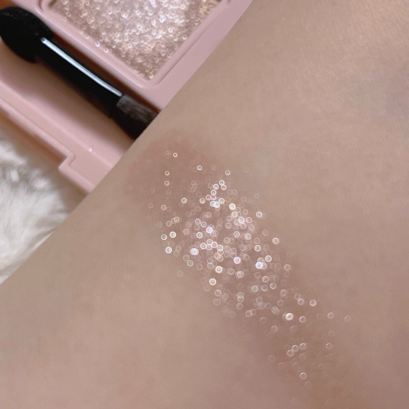 フーミー シングルラメシャドウ/WHOMEE/単色アイシャドウを使ったクチコミ(7枚目)