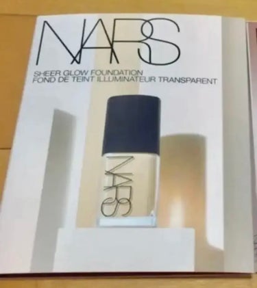 NARS シアーグローファンデーションのクチコミ「NARS
シアーグローファンデーション

自然な光沢が吹き込まれ、特徴的な澄んだ透明感が肌に現.....」（1枚目）